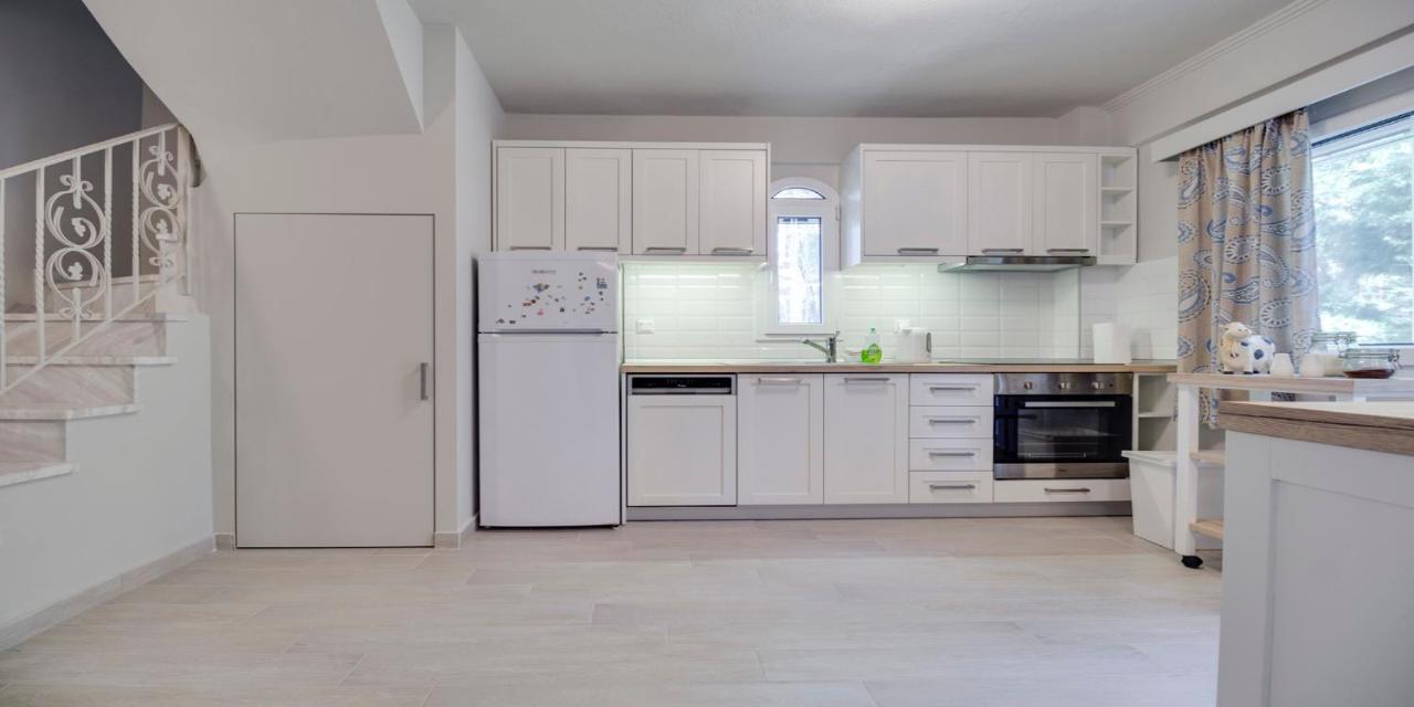 Ekatis Houses In Sani By Halkidiki Villas Екстериор снимка